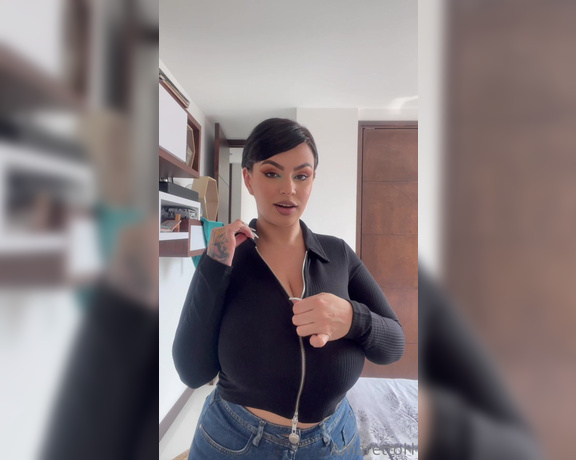 Amaretto aka Amarettoh onlyfans - The zipper of my blouse can not with these massive boobs