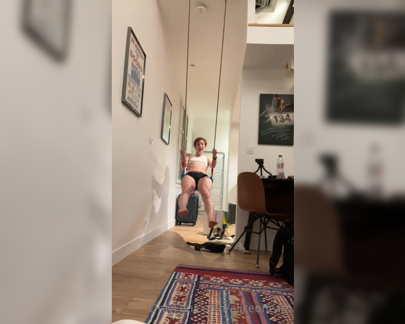 Alice White aka Aliceoncam - Swinging in my air Bnb I just really wanted to share this with y’all. Just a lot of joy and happi