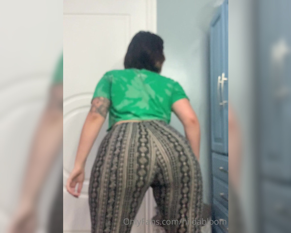 Sunny aka Sunnysunrayss onlyfans - Here are the so beloved striped bell bottoms from the back in slo motion