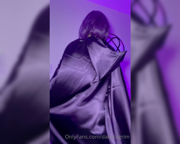 Ravengriim onlyfans - Swipe to watch me twerk in nothing but my robe on and tip $6.66 here to unlock the full set!  2