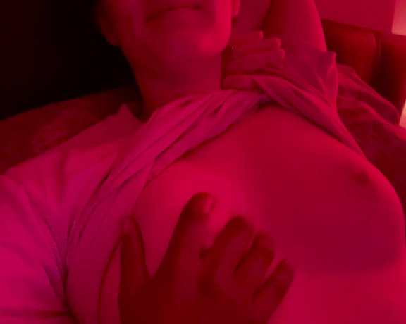 Jayjademoon porn - Lol I lagged and forgot to take nudes earlier so we grabbed a boob video for you, enjoy!