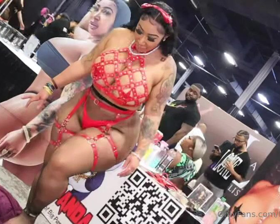 Tokyo Drift City aka Tokyodriftcity - RECAP OF EXXXOTICA WITH A FEW FRENS @lissaaires @lalakoi1 @blahgigi @golddimes inc THANK YOU ALL