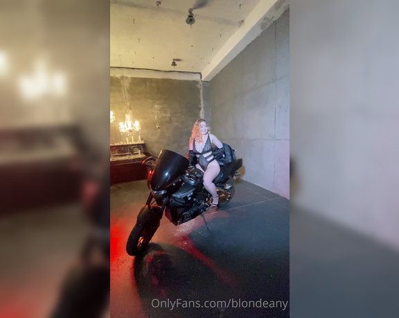 Blondeany Onlyfans - Photoshoot backstage! That lucky bike haha