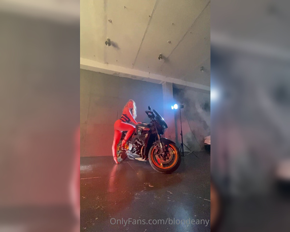 Blondeany Onlyfans - Photoshoot backstage! That lucky bike haha