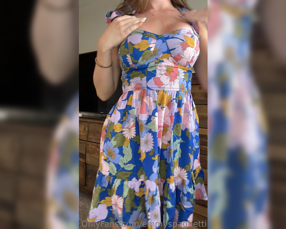 Emmy aka Emmyspaghetti onlyfans - The correct underwear for a sundress