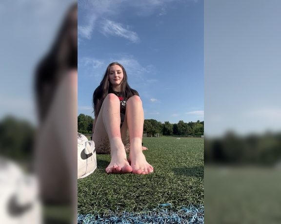 Becca Foxx aka Sizeelevens feet - Wouldn’t you love to come across me in a football field stretching away and removing my sweaty socks