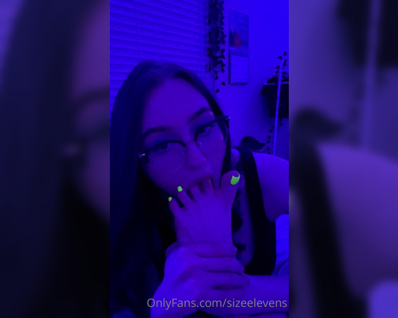 Becca Foxx aka Sizeelevens feet - I can’t help but wanna suck on these neon toes when my LED lights come on they catch the eye so 1