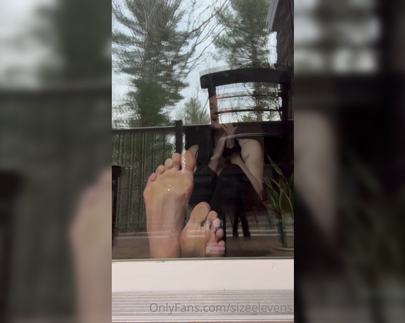 Becca Foxx aka Sizeelevens feet - You like that footboy Getting teased through the glass like a kid at a zoo just yearning to touch th