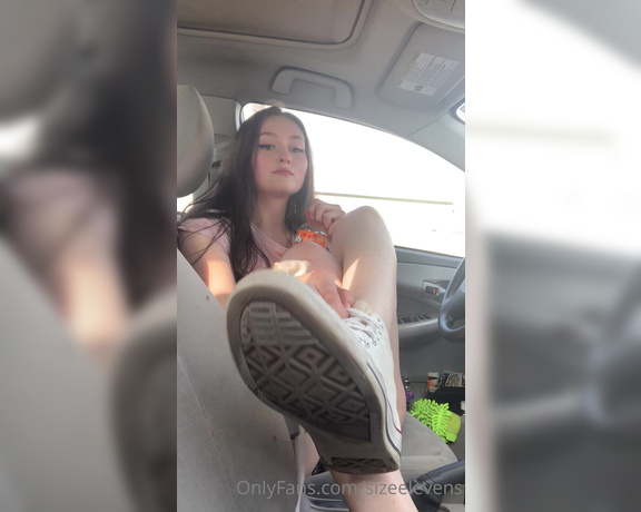 Becca Foxx aka Sizeelevens feet - Had to pull over to take off my converse& socks to tease you footboy They’re so sweaty and stinky…