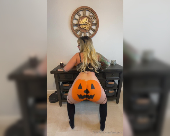 Ambjens OnlyFans - Happy October!!! Its my favorite month!! I have some realllllly fun stuff planned for this month!
