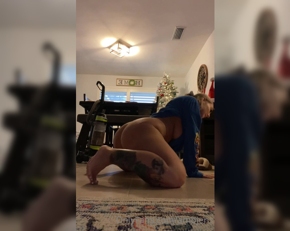 Ambjens OnlyFans - While cleaning for Christmas