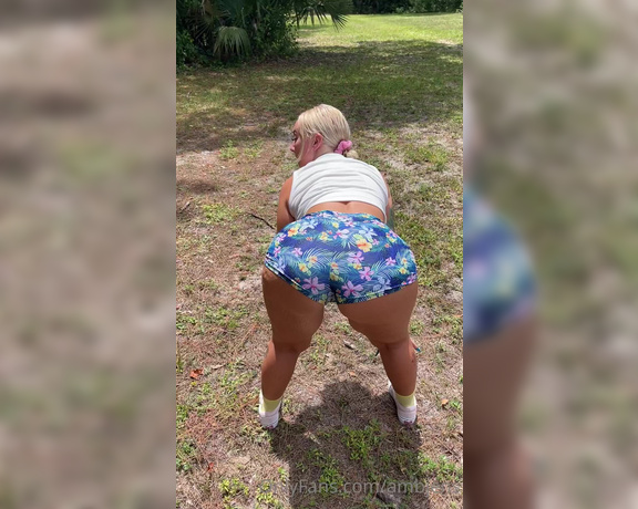 Ambjens OnlyFans - Twerk n the woods 2