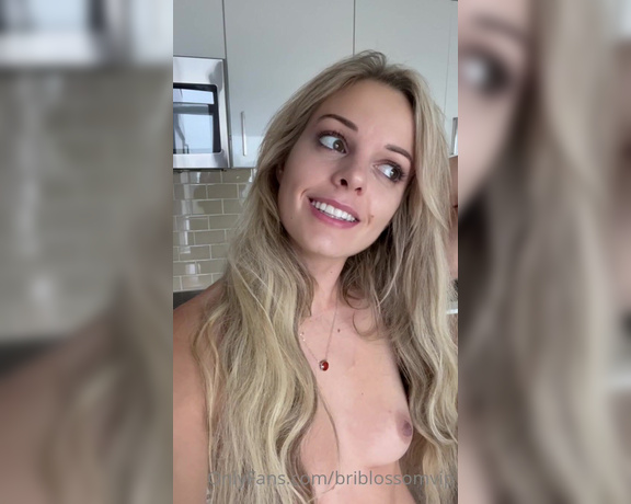 Bri Blossom aka Briblossomvip - Little video diary update for you guys Can you count how many times I say it’s a lot” and um”