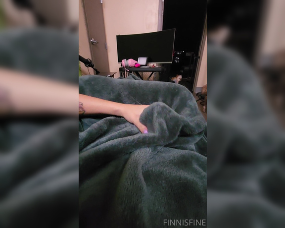 Finnisfine onlyfans leaked - Fun fact Cub aka @jacobcpenny loves when I jerk him off with a fuzzy blanket over his hard cock 1