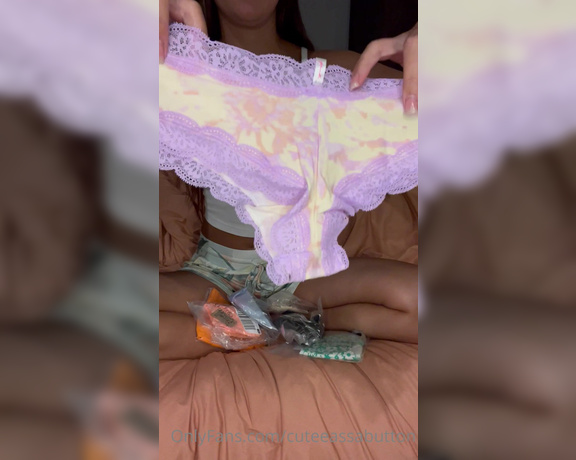 Cuteeassabutton Onlyfans - Panty haul!! I got some more panties in today Some VSPINK and CK Here’s an unboxing” (bagging)