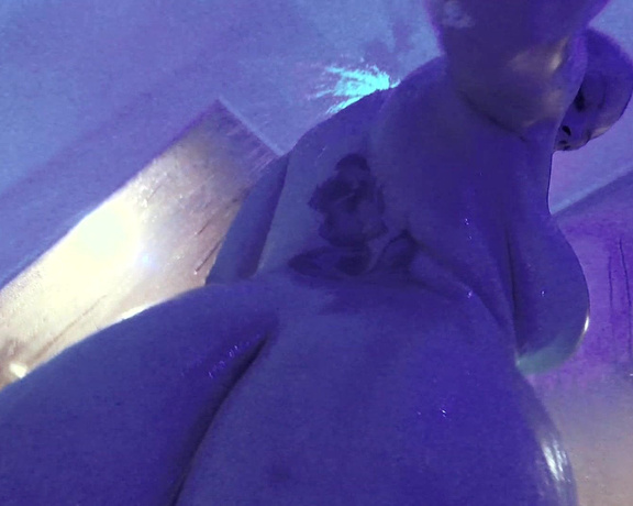 MsNadiaWhite - Black Light Shower Solo, Shower, Pussy Teasing, Solo masturbation, Pornstars, Tattoos, ManyVids