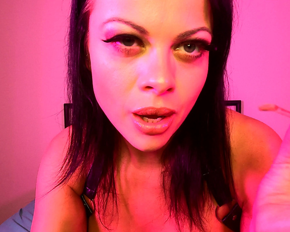 MsNadiaWhite - Enchanted by My Lips, Lip Fetish, Lipstick Fetish, Mesmerize, Mouth Fetish, Female Domination, ManyVids