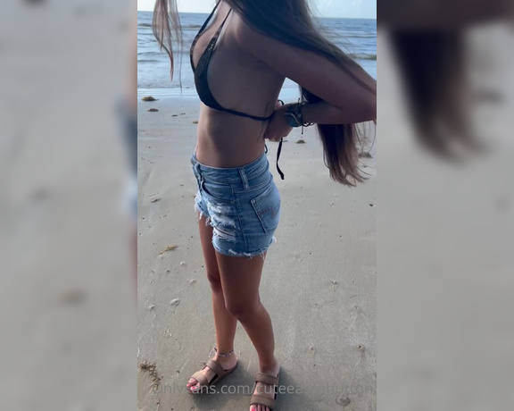 Cuteeassabutton Onlyfans - Beach time!!! 2