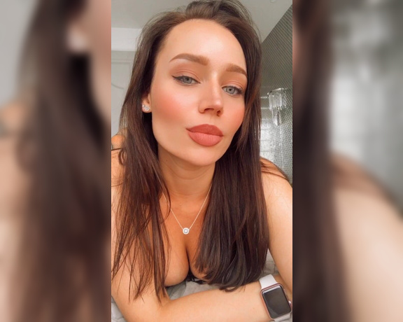 Ema Novak aka Emanovak OnlyFans - Spoiler for a new vid, how much tips can that awesome lady gain 1