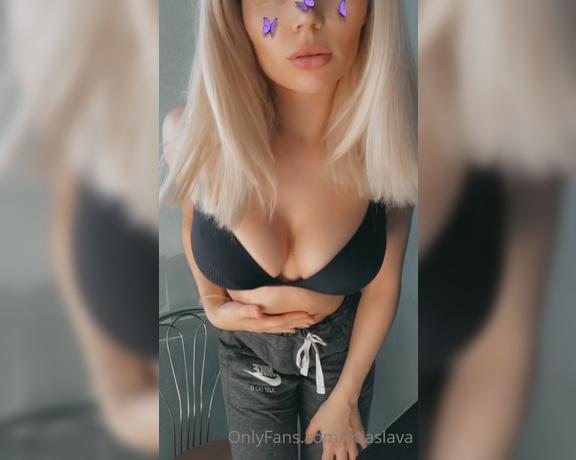 Ema Novak aka Emanovak OnlyFans - Hey yo men! Ready for the one more little tease