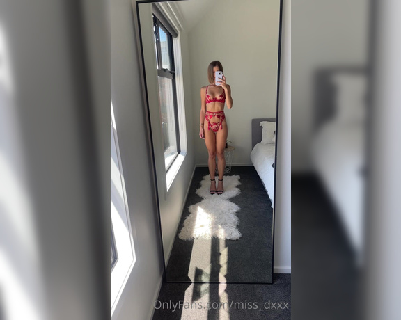 Miss.D aka Miss_dxxx - I know my neighbour is home today, so let’s give him a show