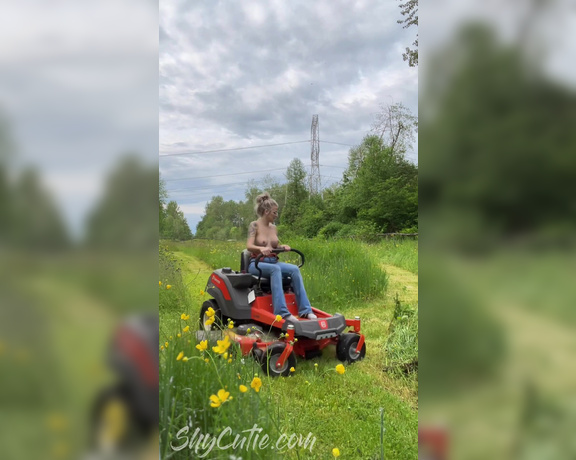 Shycutie Onlyfans - Jump start my lawn mower & mow the lawn topless with me!