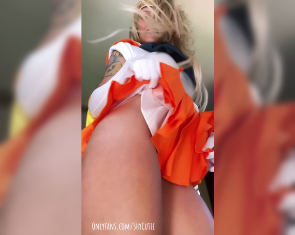 Shycutie Onlyfans - Oooopsies the fan blew my skirt up