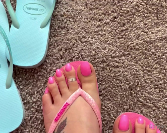 Goddess Grazi Feet aka Grazigoddess - Gorgeous big feet with these sexy flip flops! This color looks beautiful on my naturally long nails!