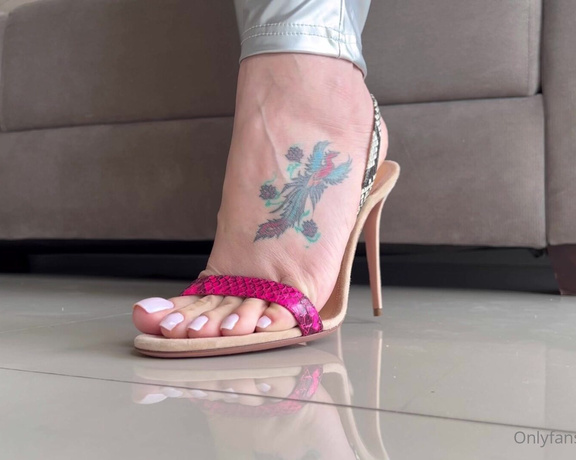 Goddess Grazi Feet aka Grazigoddess - Sexy sandals