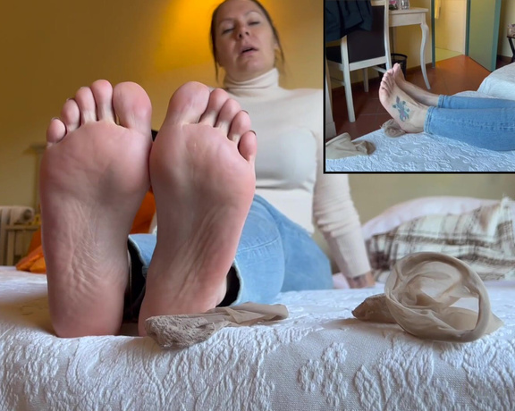 Goddess Grazi Feet aka Grazigoddess - Do you like this style of video Tell me by message if yes and leave a like here in the video so