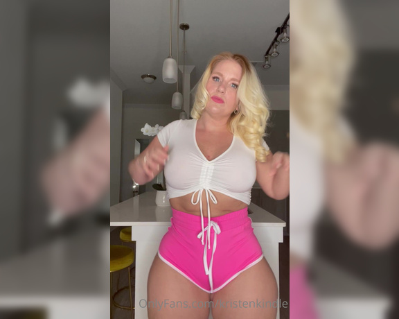 Kristen Kindle aka Kristenkindle Onlyfans - Do you like when I clap in these shorts