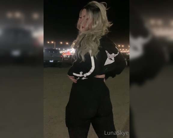 Luna Skye aka Lunaskye Onlyfans - Oops slipped out