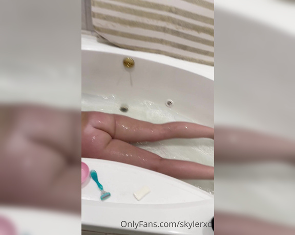 Skylerxo Only Fans - Bath time! Got to clean after being a dirty girl