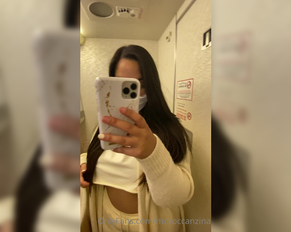 Zina Hadid aka Zinahadid OnlyFans - Filmed this in the bathroom on the plane