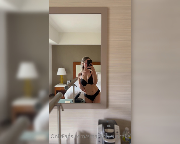 Smackmycupcake OnlyFans - The first thing I always do in hotel rooms is strip down 3