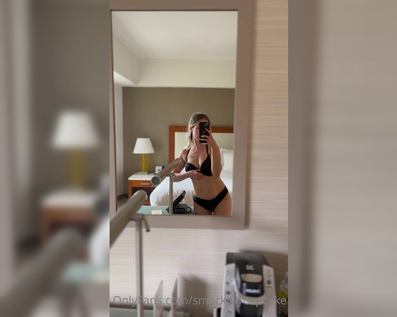 Smackmycupcake OnlyFans - The first thing I always do in hotel rooms is strip down 3