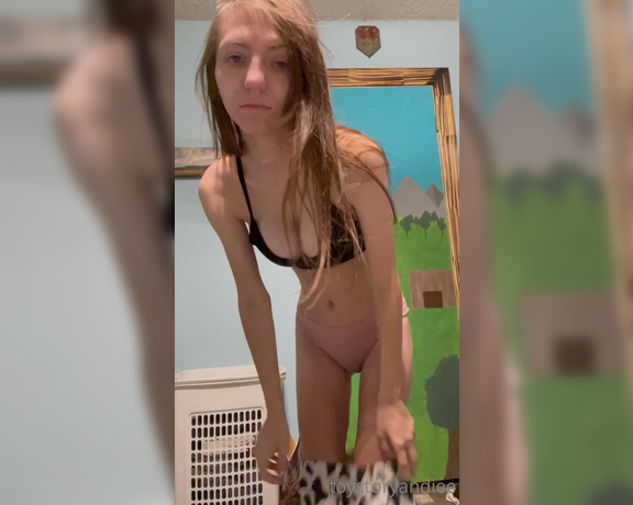 Toystoryandiee OnlyFans - A really messy get dressed with me because i was tired