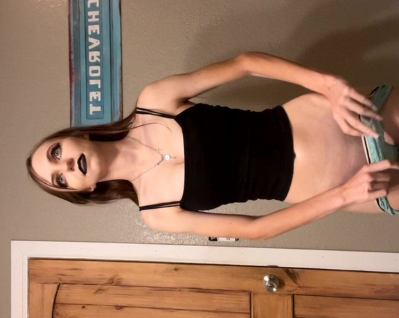 Toystoryandiee OnlyFans - Goth and makes an appearance 3