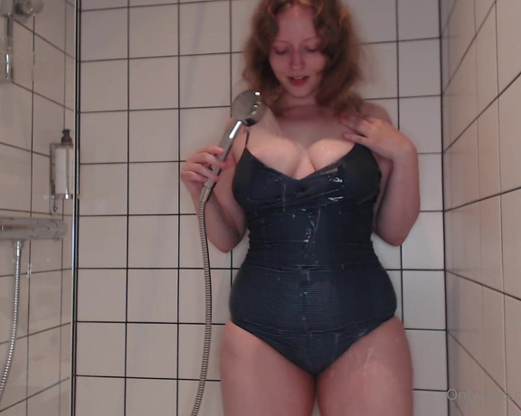 Curvy Emily aka Kissmyhips OnlyFans - NEW VIDEO Swimsuit Foreplay, Nude Dildo Fuck 1946mins $2499 DM ME for the full video! Description