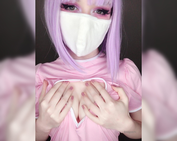 Emi aka Emiigotchi OnlyFans - Lotioning up I’ll be picking the winner of the giveaway tomorrow!