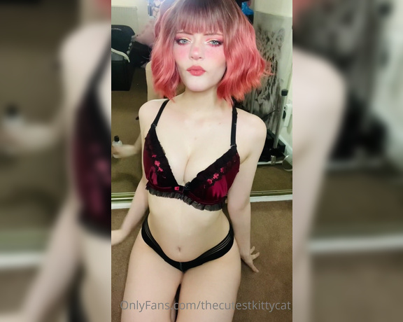 Misty silver aka Thecutestkittycat OnlyFans - Fill my mouth full of your cum and watch me drool~