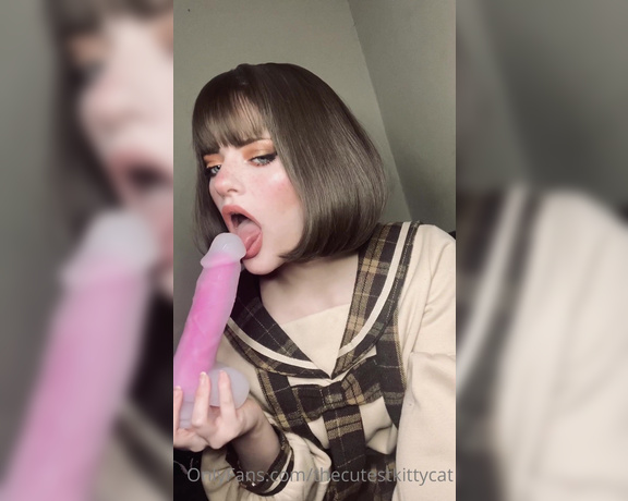 Misty silver aka Thecutestkittycat OnlyFans - Trying to fit such a big cock in my tiny little mouth for master! I hope you guys enjoy, I found