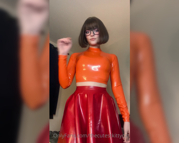 Misty silver aka Thecutestkittycat OnlyFans - My new latex velma cosplay~ I was going to use these videos fo take photos, but I figured you guys 2