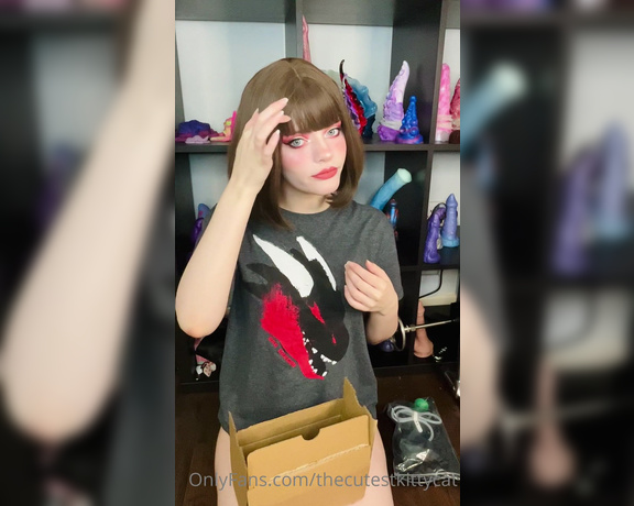 Misty silver aka Thecutestkittycat OnlyFans - Some awkward unboxing videos lol watch at your own risk of cringe 3