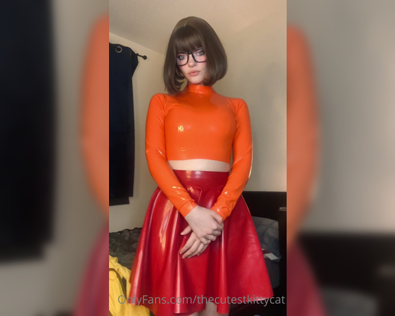 Misty silver aka Thecutestkittycat OnlyFans - My new latex velma cosplay~ I was going to use these videos fo take photos, but I figured you guys 3
