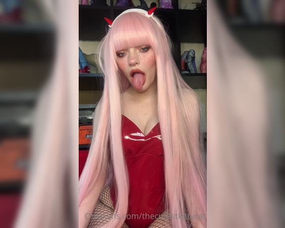 Misty silver aka Thecutestkittycat OnlyFans - You guys wanted a longer video filled entirely with ahegao~ use my mouth and fill it with your cum,