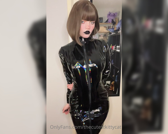 Misty silver aka Thecutestkittycat OnlyFans - Watch how it shimmers and shines 1