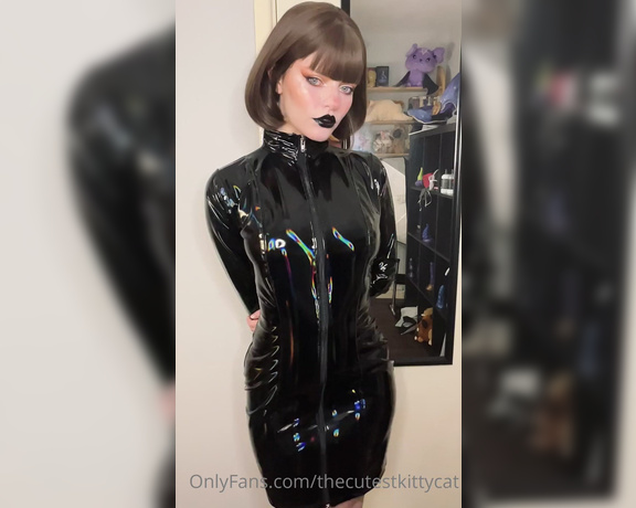 Misty silver aka Thecutestkittycat OnlyFans - Watch how it shimmers and shines 1