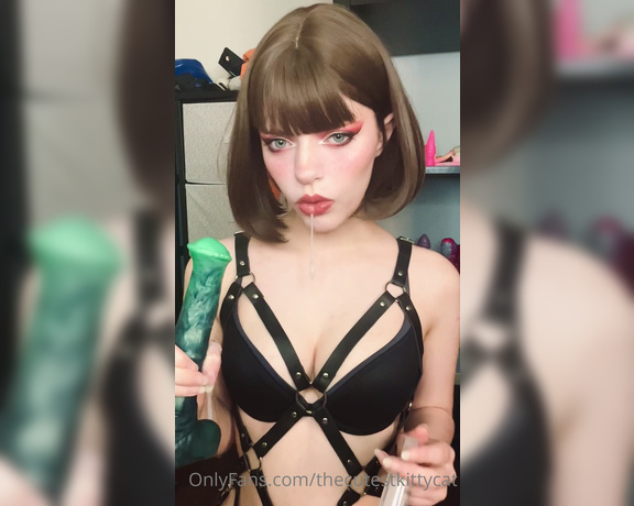 Misty silver aka Thecutestkittycat OnlyFans - Drooly horse BJ~ Making a sloppy, drooly, spitty mess on my horse dildo, with a cumshot in my mouth
