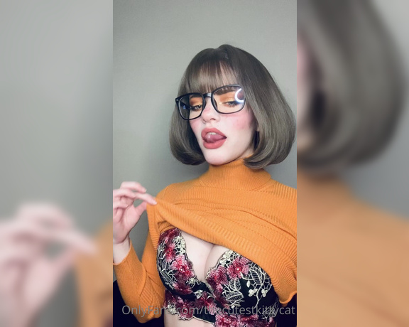 Misty silver aka Thecutestkittycat OnlyFans - Velma ahegao’s and feet~ 1